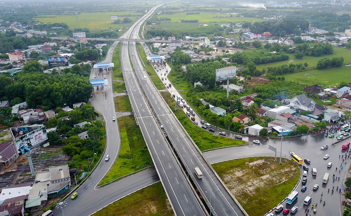 Từ “sốt đất ảo” sân bay Bình Phước, nhìn về “thành phố sân bay” Long Thành