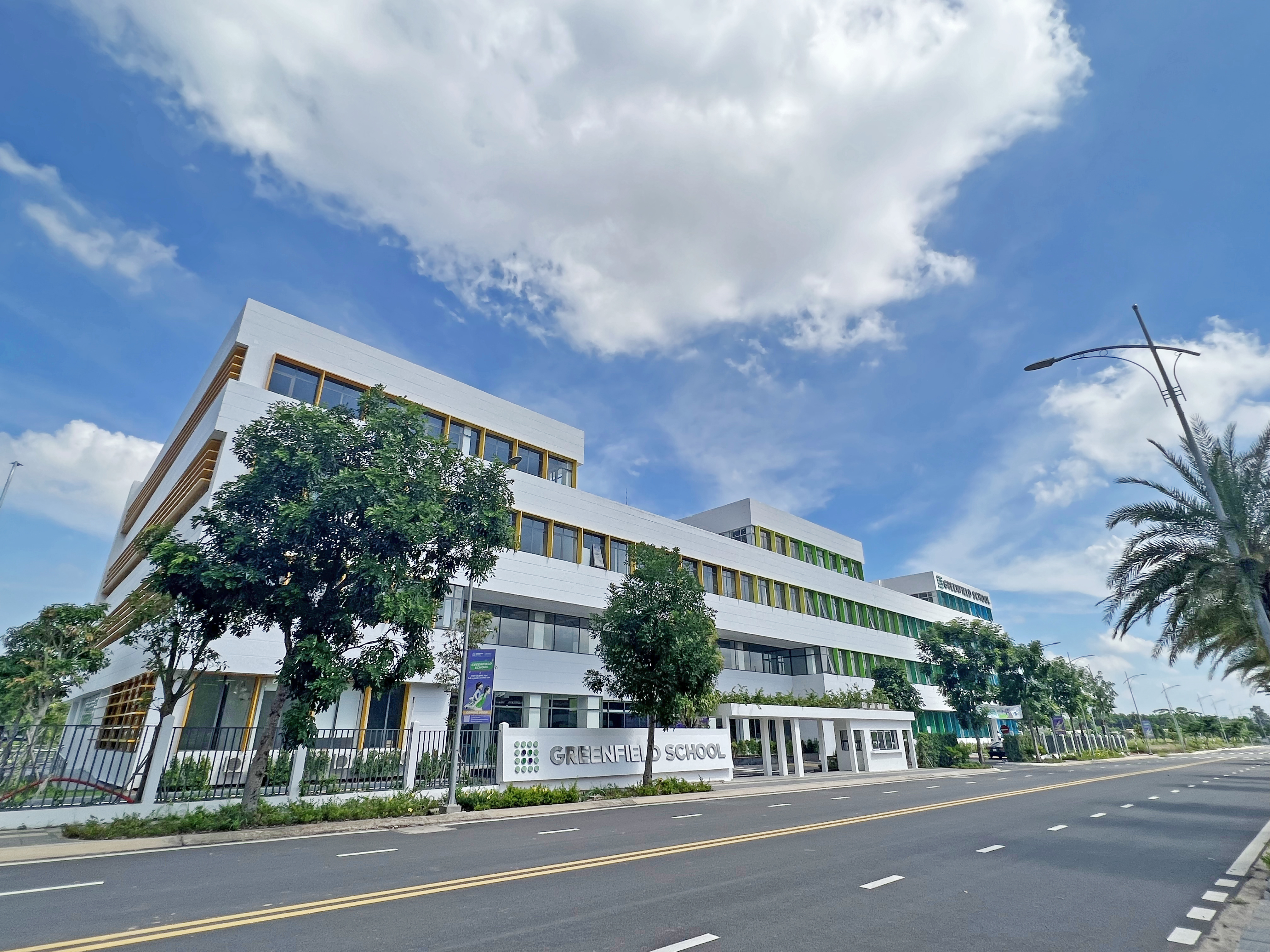 TIẾN ĐỘ THI CÔNG GEM SKY WORLD THÁNG 07.2023