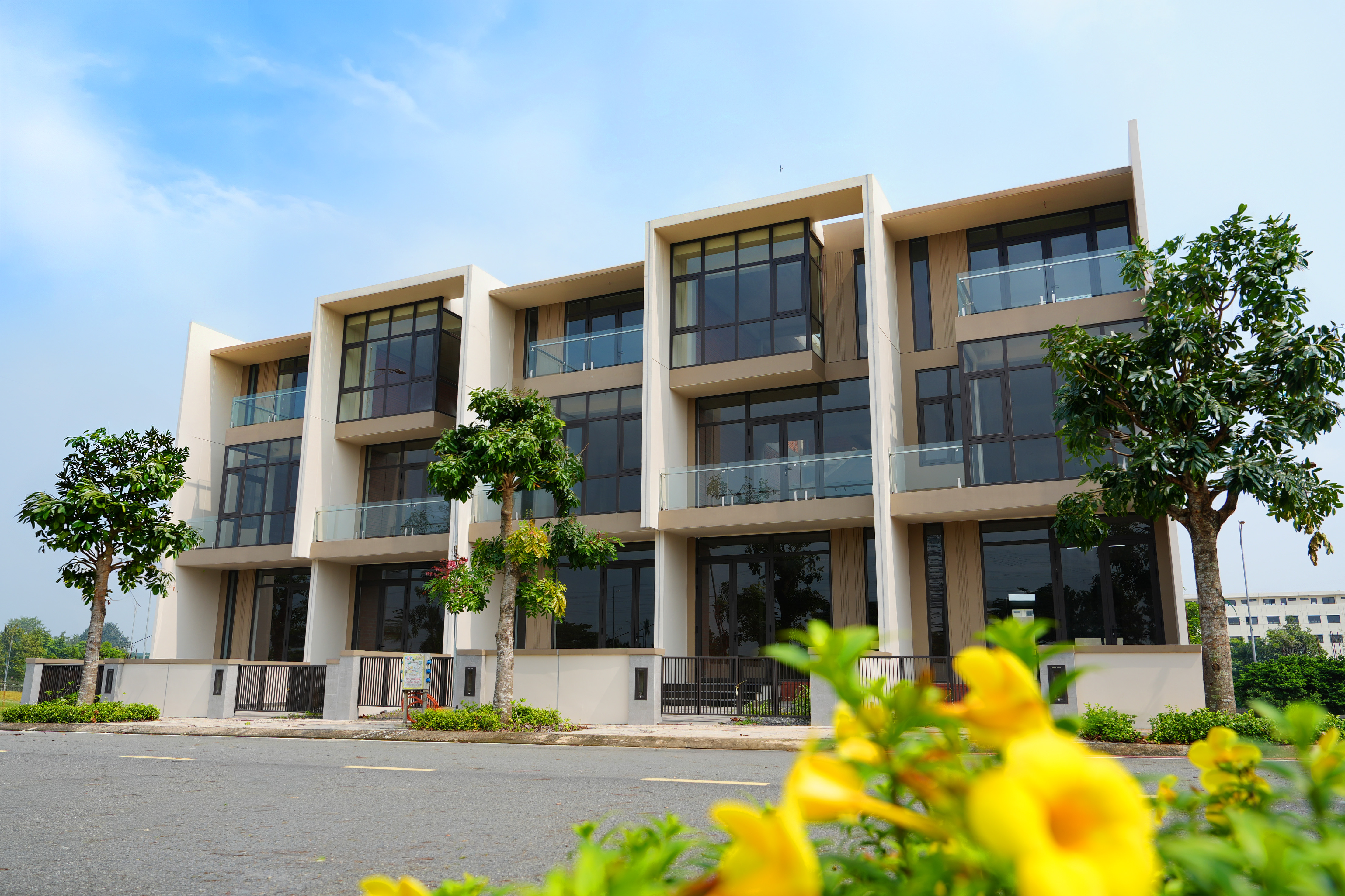 Toàn cảnh tiến độ nhà phố Diamond Parkview