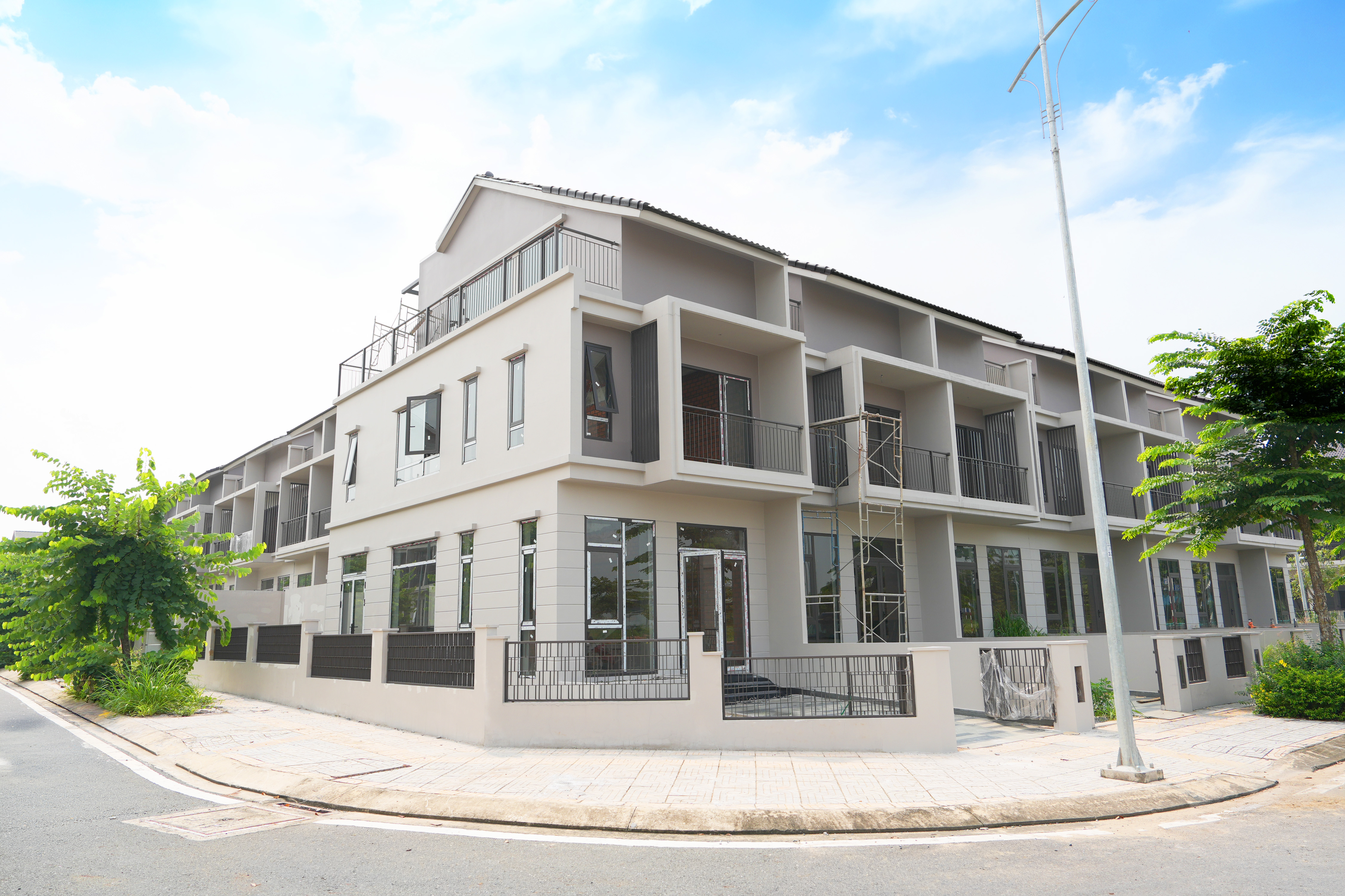 Hệ thống cảnh quan và đường nội khu Sapphire Parkview